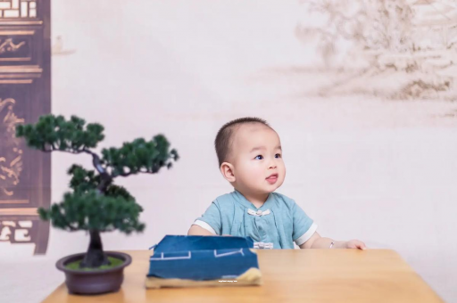 厦门怀孕肚子中间凹两边凸