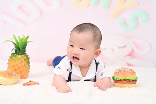 厦门宝宝在妈妈肚子里